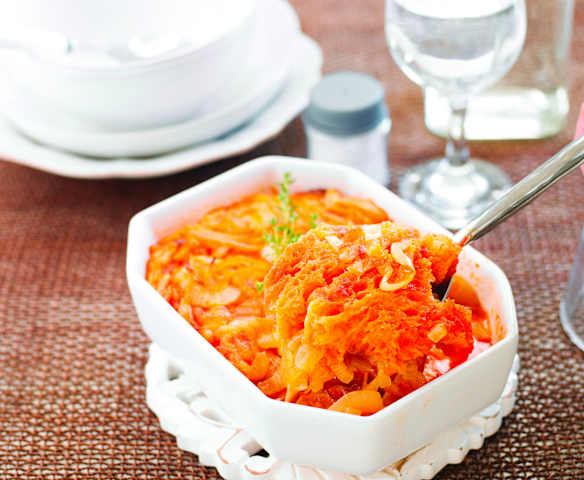 Sopa de tomate seca com pão