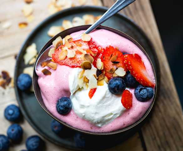Mousse aux fruits rouges et amandes