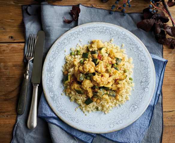 Caril de legumes com bulgur