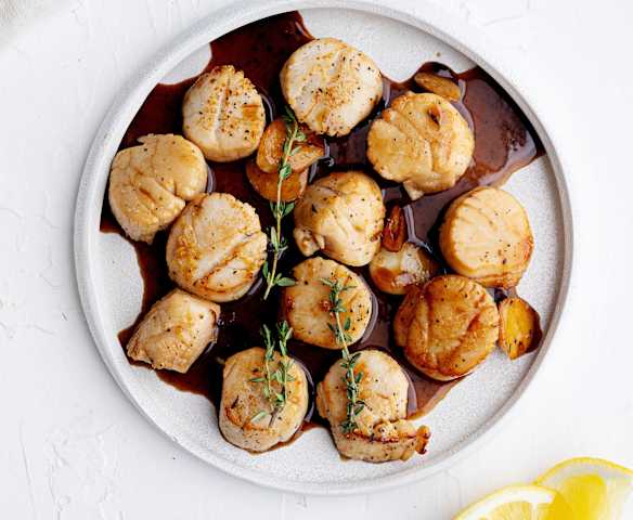 Jakobsmuscheln sous-vide in Zitronenbuttersauce