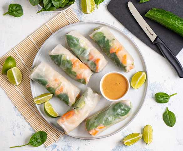 Spring rolls z kurczakiem i sosem orzechowym (TM6, TM7)