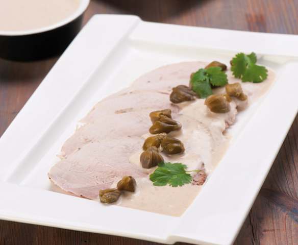 Vitello tonnato - mięso na zimno z sosem z tuńczyka