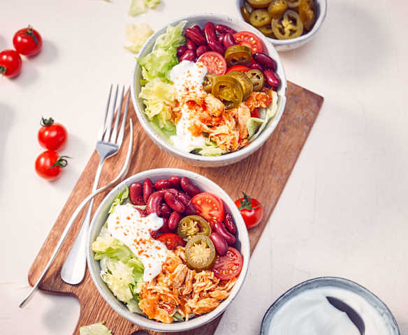 Meksykański bowl z szarpanym kurczakiem