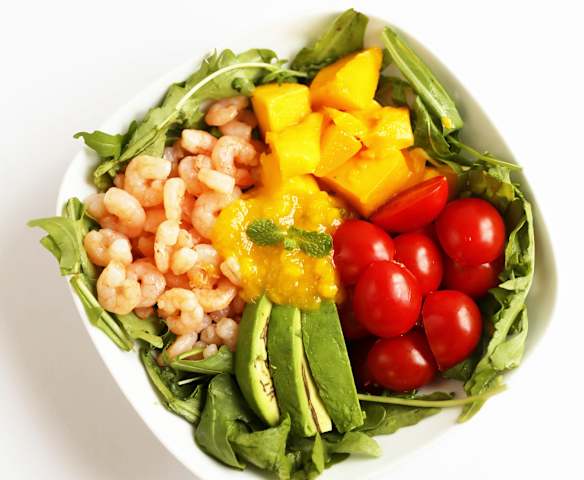 芒果牛油果大虾色拉