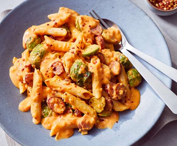 Pikante Pasta mit Kabanossi und Rosenkohl Pikante Pasta mit Kabanossi und Rosenkohl