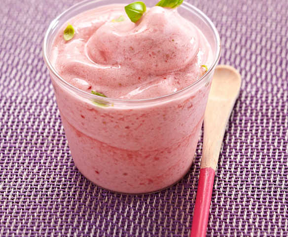 Sorvete de manjericão e morango