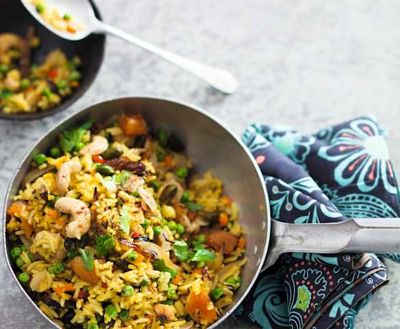Biryani aux légumes et aux fruits secs Biryani aux légumes et aux fruits secs