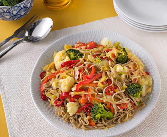 Fideos soba con salsa picante (sin gluten) Fideos soba con salsa picante (sin gluten)