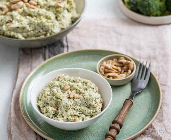 Sałatka kalafiorowo-brokułowa