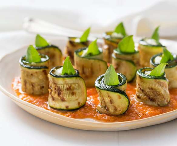 Zucchini bites with charred tomato dressing Zucchini bites with charred tomato dressing