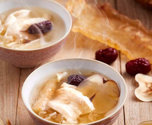 Sup Perut Ikan dengan Kelapa (Sea Coconut Braised Fish Maw Soup) Sup Perut Ikan dengan Kelapa (Sea Coconut Braised Fish Maw Soup)