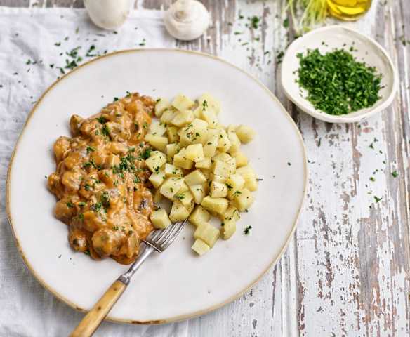 Strogonoff de cogumelos com batata-doce