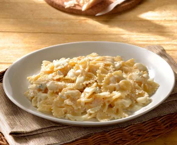 Farfalle a los cuatro quesos