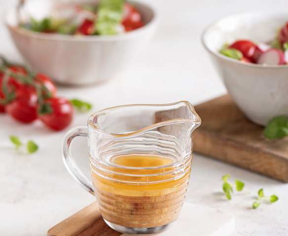 Sos winegret z olejem z suszonych pomidorów