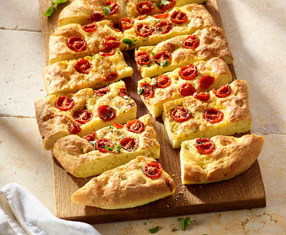 Focaccia mit Kirschtomaten