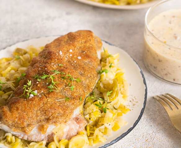 Saint-Pierre en croûte de noisettes, crémeux de poireaux