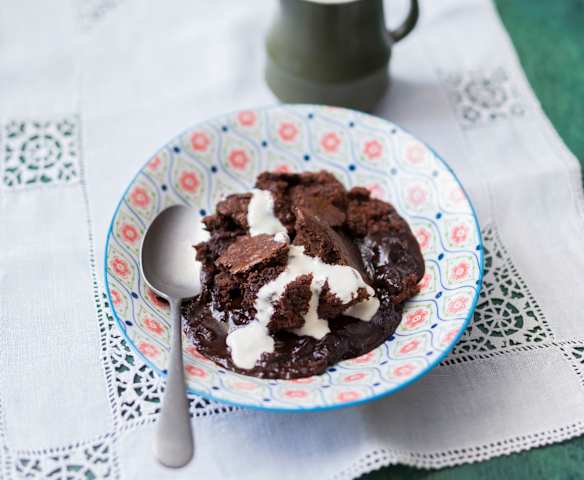 Cinnamon chocolate self-saucing pudding