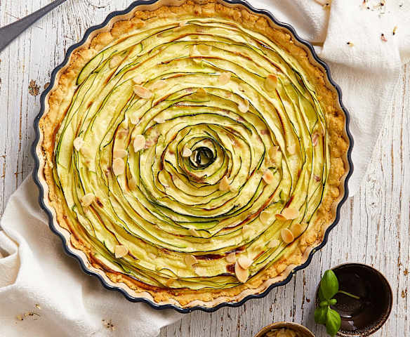 Crostata salata alle mandorle con zucchine