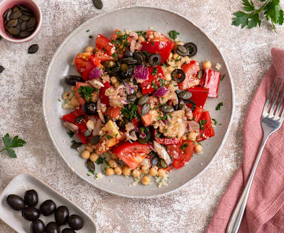 Sałatka z grillowanej papryki i ciecierzycy