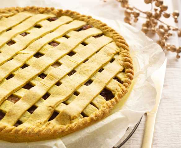 Tourte de Noël à la courge, marrons et champignons