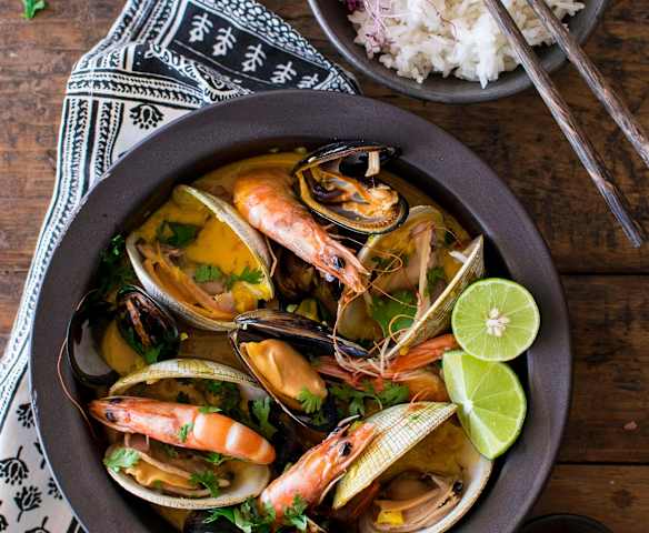 Guiso de mariscos con leche de coco