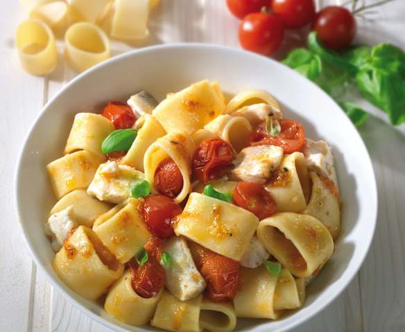 Calamarata, spigola e Pachino
