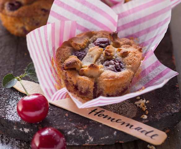 Kirsch-Marzipan-Muffins