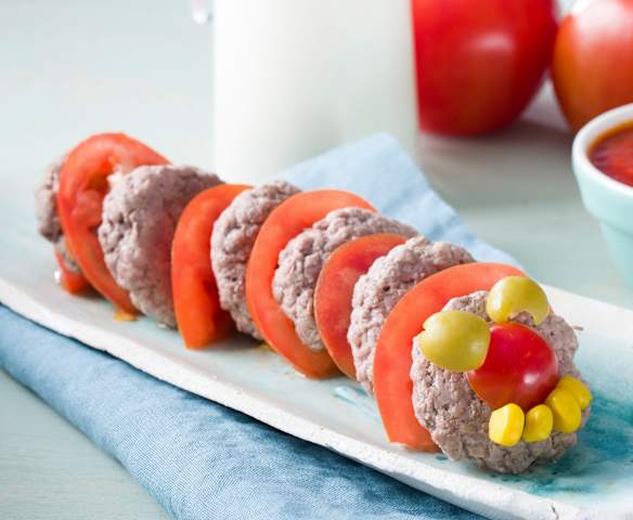 Gusanito de tomate y hamburguesas