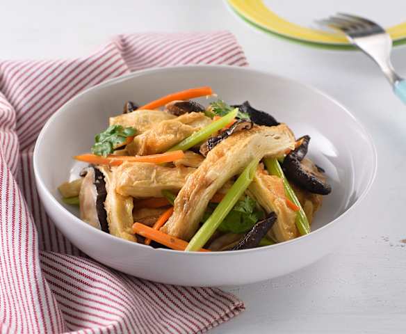 三色炒豆包 三色炒豆包