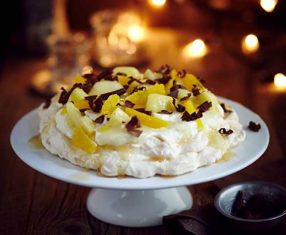 Pavlova mit Apfel-Orangen-Kompott