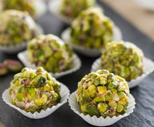 Bolitas de jamón con pistachos