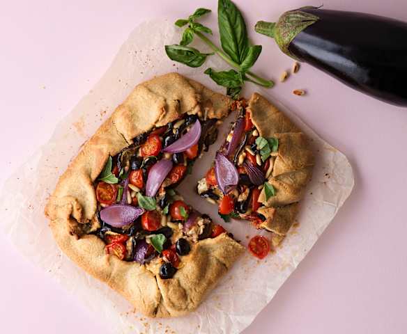 Galette de berenjenas, tomates cherry y feta (sin gluten)