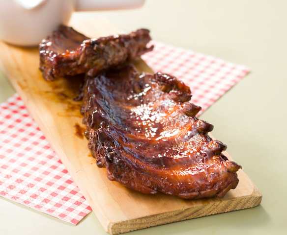 Costillas con salsa de miel y bourbon