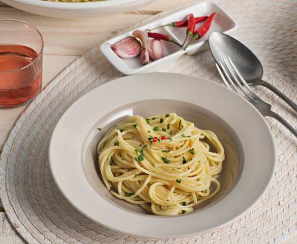 Espaguetis con ajo, aceite y guindilla