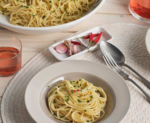 Espaguetis con ajo, aceite y guindilla
