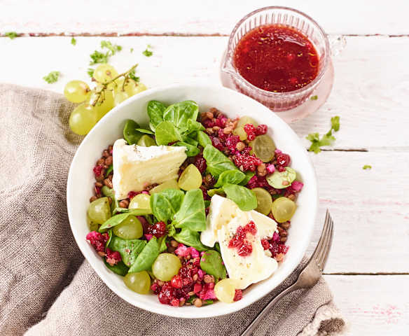 Linsensalat mit Camembert, Roter Bete und Weintrauben