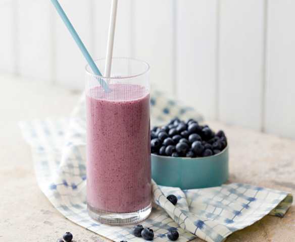 Berry breakfast smoothie