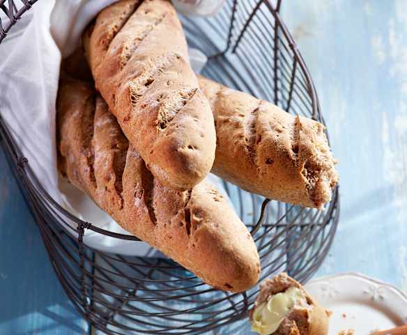 Walnuss-Chili-Baguettes