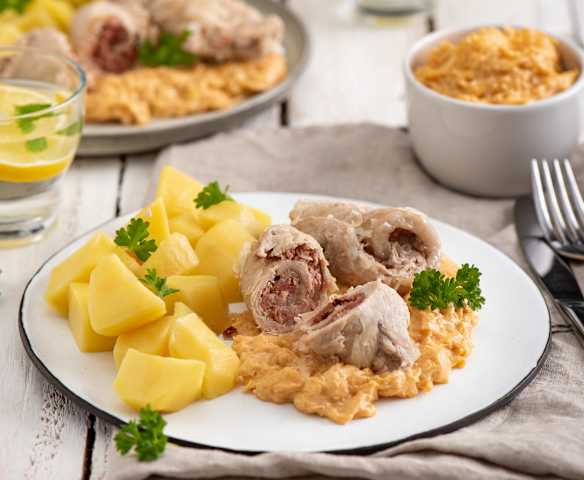 Rolady wieprzowe z kiszoną kapustą