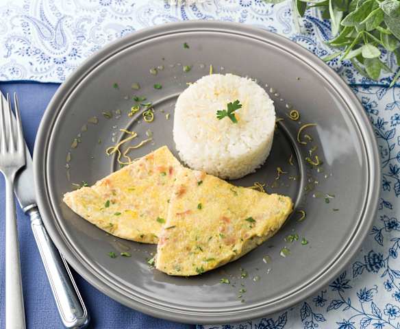 Arroz de limão com omeleta de fiambre