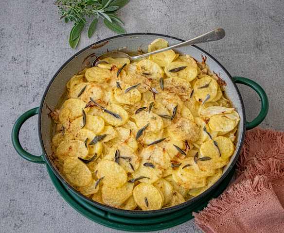 Boulangère potatoes