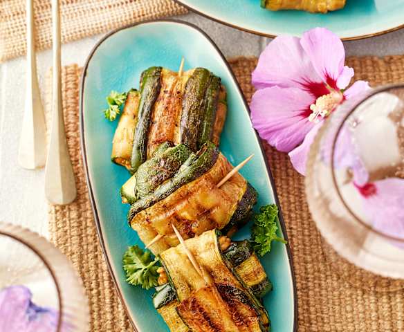 Dinkelhack-Zucchinipäckchen vom Grill