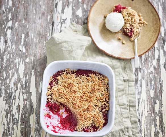 Crumble de amora e maçã