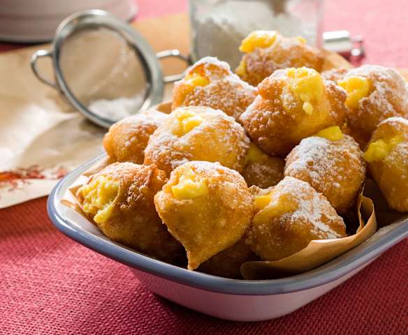 Buñuelos con crema de azafrán