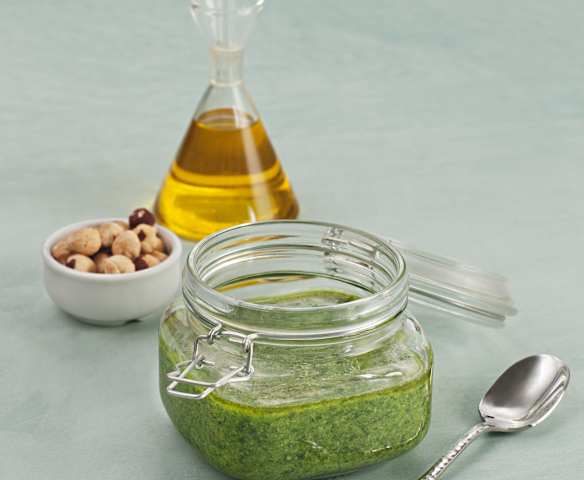 Pesto de rúcula y avellanas