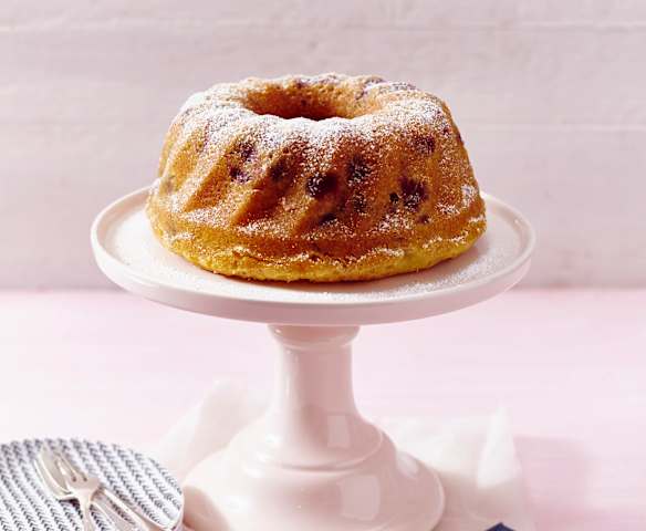 Kirsch-Marzipan-Gugelhupf aus dem Varoma Kirsch-Marzipan-Gugelhupf aus dem Varoma