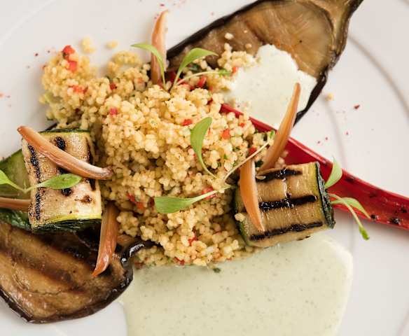 Couscoussalat mit gebratenem Gemüse