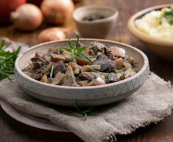 Wątróbka z cebulą i jabłkiem