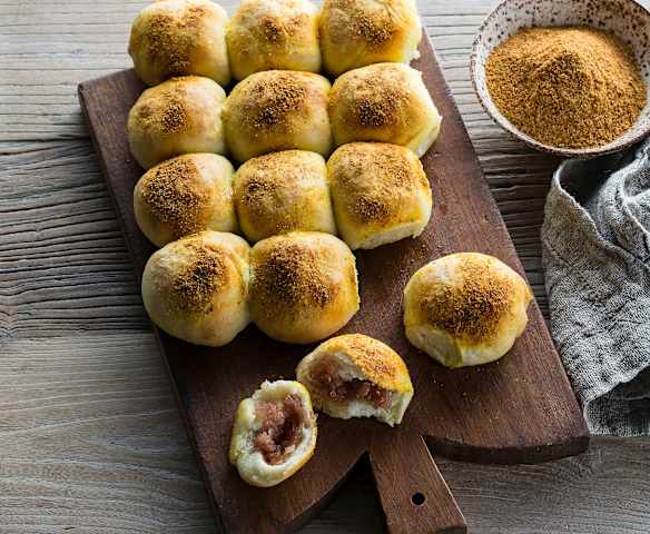 Vadouvan spiced mini rolls