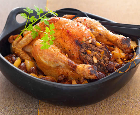 Gans mit Maroni-Apfel-Fülle und Gemüse